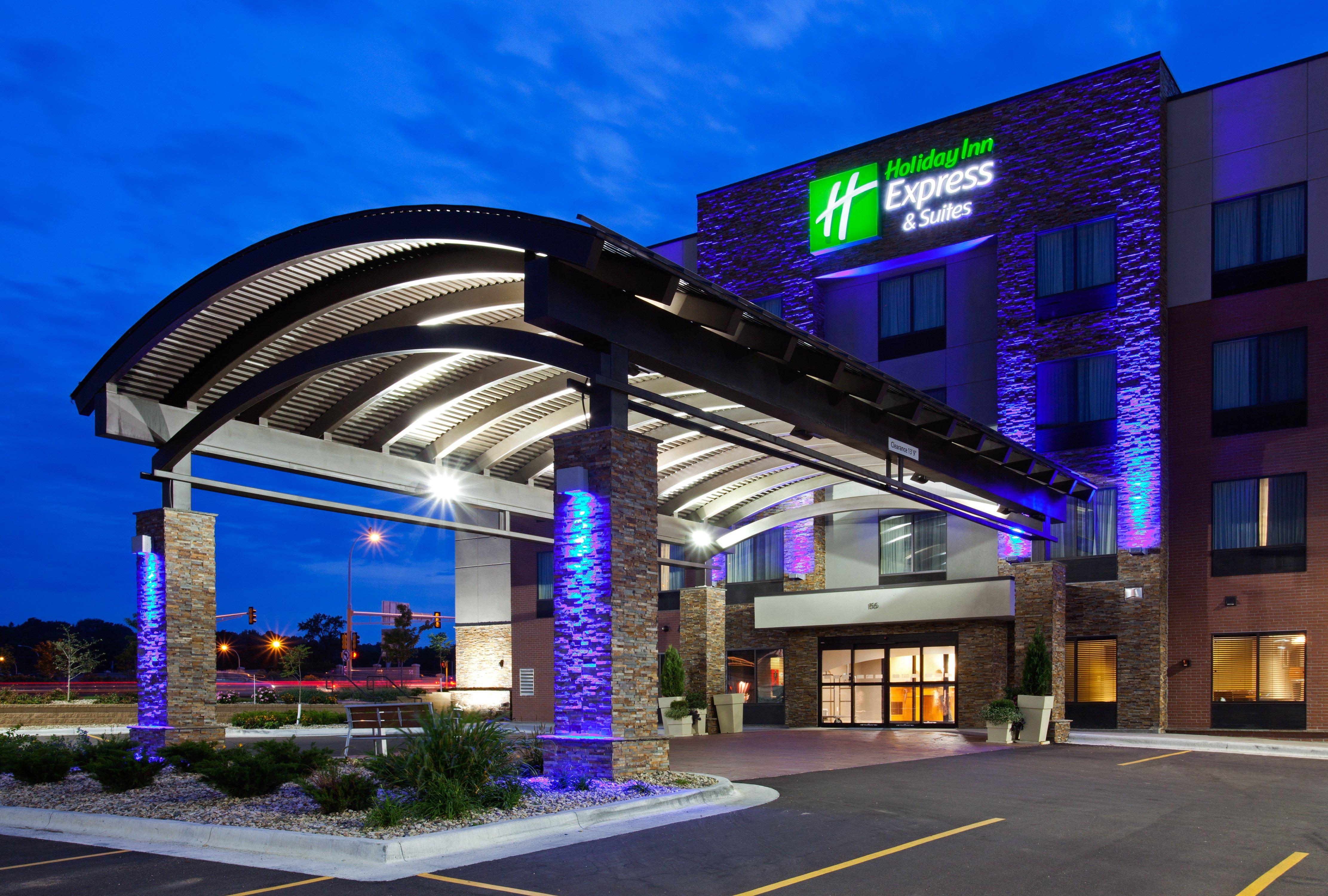 Holiday Inn Express And Suites Rochester West-Medical Center, An Ihg Hotel Exterior photo